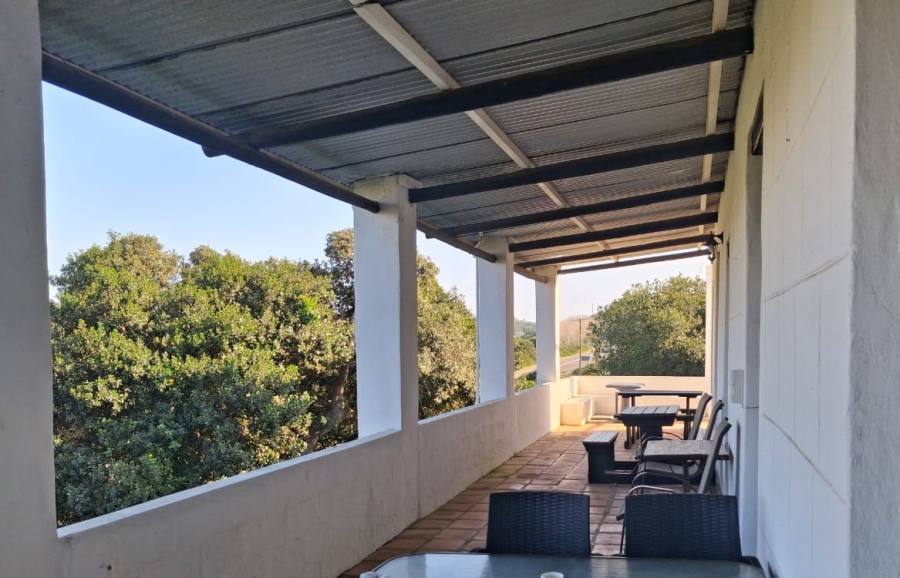 8 Bedroom Property for Sale in Stilbaai Oos Western Cape